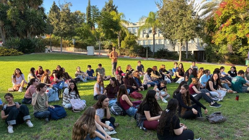 "קשה לשלוט באנשים חושבים": המאבק של "דרך רוח" על מדעי הרוח