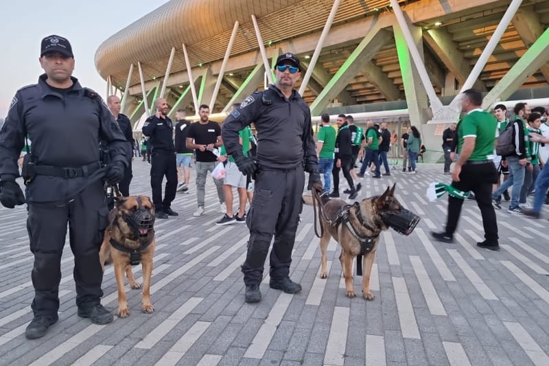 עם כלבים לאיתור אמל"ח: כך נערכת המשטרה לחיפה נגד ת"א