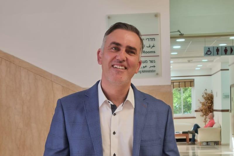עו"ד פאחר ביאדסי בעירייה | צילום: רדיו חיפה