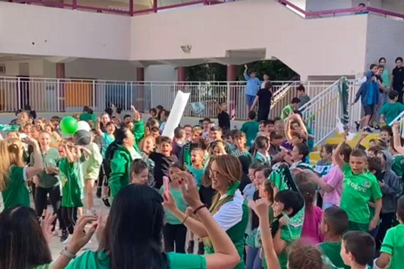 ירוקים מגיל צעיר: כך נראו חגיגות האליפות בבית הספר נופים