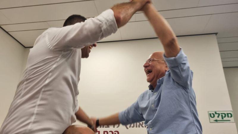 חגיגות הניצחון של יניב בן שושן | צילום: רדיו חיפה