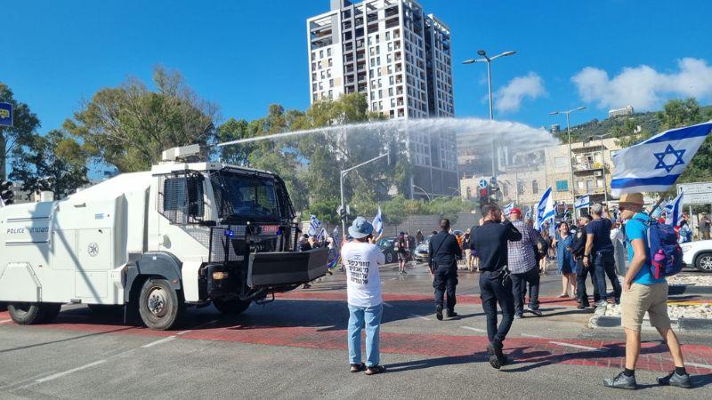 המכתזית בהפגנה בחיפה | צילום: רדיו חיפה