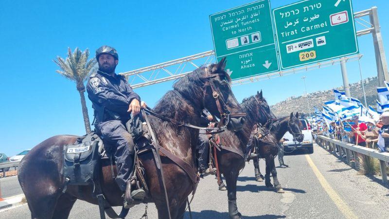 ההפגנה בכביש החוף | צילום: רדיו חיפה