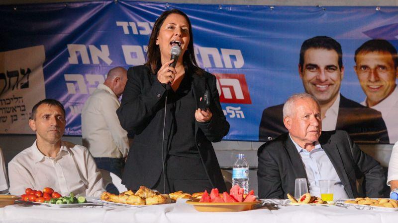 השרים דיכטר וגמליאל הגיעו לכנס הליכוד; שוטרים פינו מפגינים בכוח