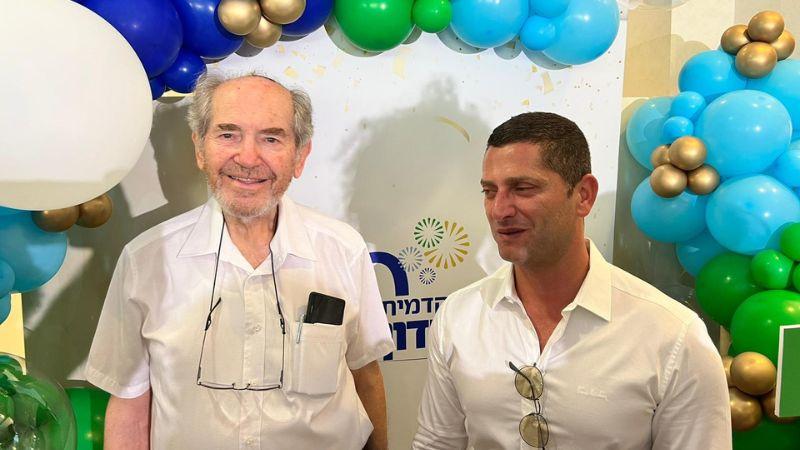 נשיא האקדמית גורדון, פרופ' יחזקאל טלר, עם ראש העיר נשר רועי לוי | צילום: רדיו חיפה