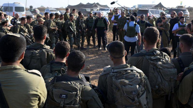 נתניהו עם חיילי גולני בדרום | צילום: אבי אוחיון/לע"מ