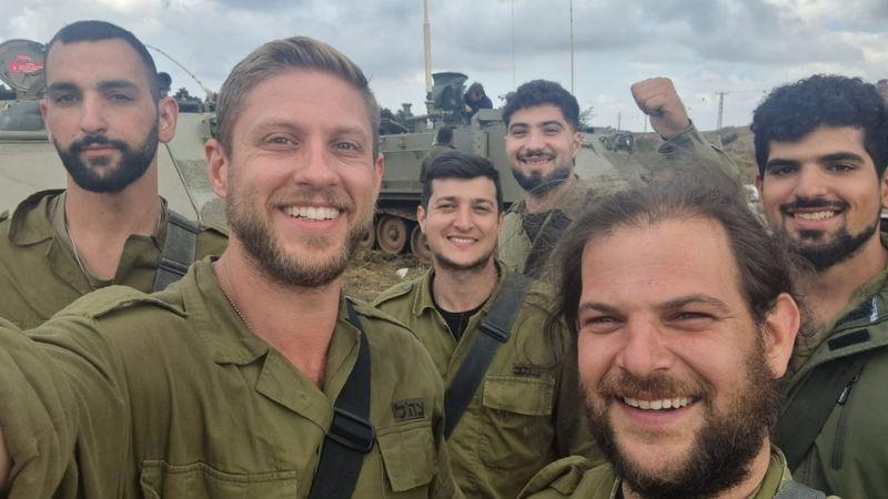 דין אוליקנצקי עם חבריו למילואים | צילום: באדיבות המצולם