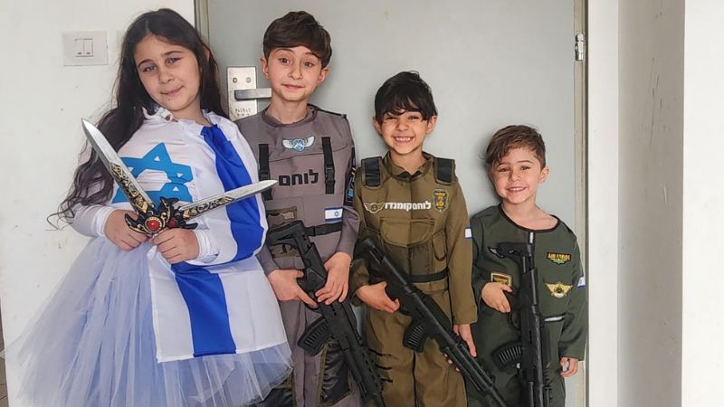 אימרי, לירוי, אוראל וטליה ישייב | צילום: אלבום משפחתי