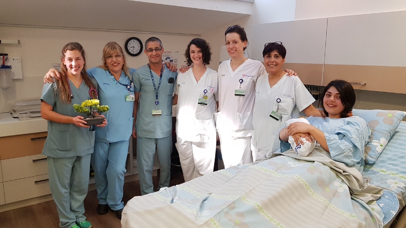 ד"ר עמית דמתי וצוות חדר לידה | צילום: אלי דדון, כרמל