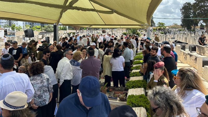 יום הזיכרון בחלקה הצבאית בבית העלמין בצור שלום | צילום: רדיו חיפה