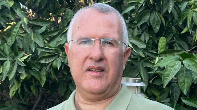 שמוליק שמחון יו״ר האופוזיציה מסיעת טבעונים