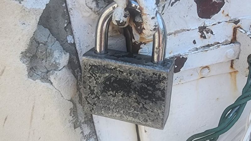 מקלט ציבורי נעול בקרית ביאליק
