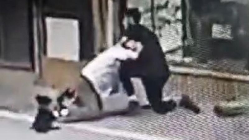שוד לאור יום בהדר | צילום: לפי סעיף 27א' לחוק זכויות יוצרים