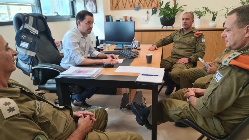 ציקי אבישר בישיבת הערכת מצב בקרית מוצקין | צילום: דוברות העירייה