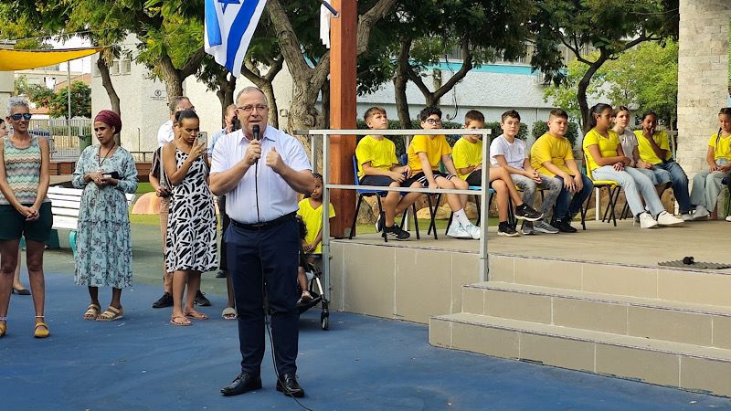אלי דוקורסקי פותח את שנת הלימודים בבית ספר פסגות, קרית ביאליק | צילום: דוברות העירייה