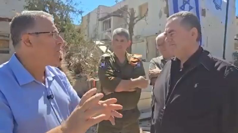 שר החוץ בקריית ביאליק: 