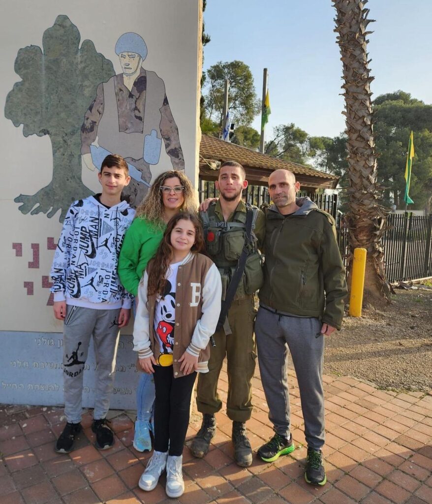 "לא הייתה לה ברירה, היא ידעה שלעצור אותי היא לא יכולה". כל המשפחה בסיום מסלול | צילום: אלבום פרטי
