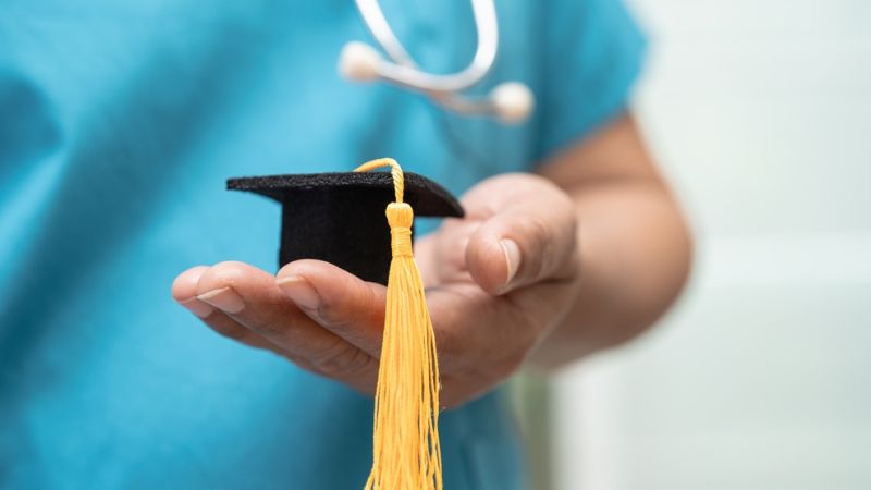 לימודי אחיות – קרש קפיצה לקריירה מגוונת