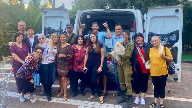 בין המטבח לחזית: הבניין במוצקין שמתכנס סביב פרויקט ארוחות לחיילים
