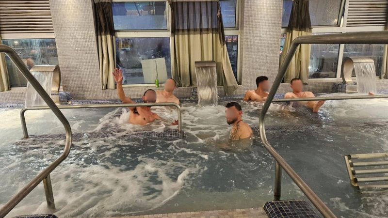 הפגה בג'קוזי | צילום: אלבום פרטי