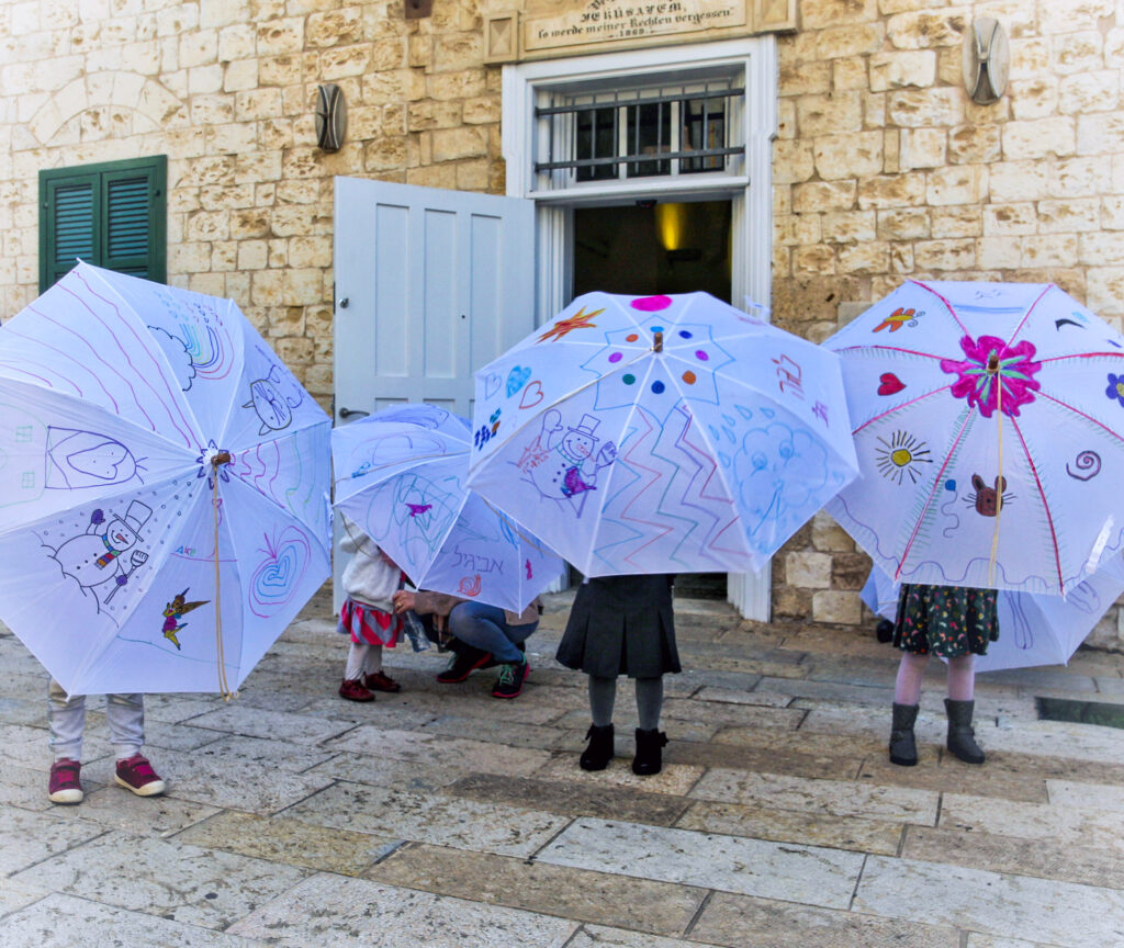 סדנת מטריות מטיילות במוזיאון העיר חיפה | צילום ג'ני כצנר