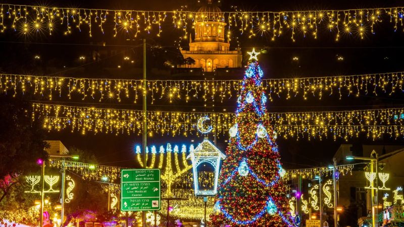 אור גדול יאיר הכל: חיפה חוגגת את חנוכריסמס