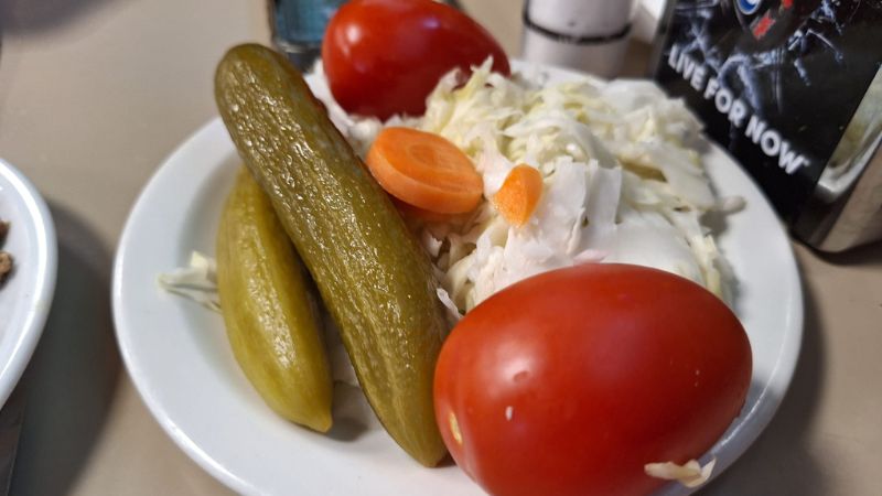 חמוצים. קפה גלידה יונק | צילום: רדיו חיפה