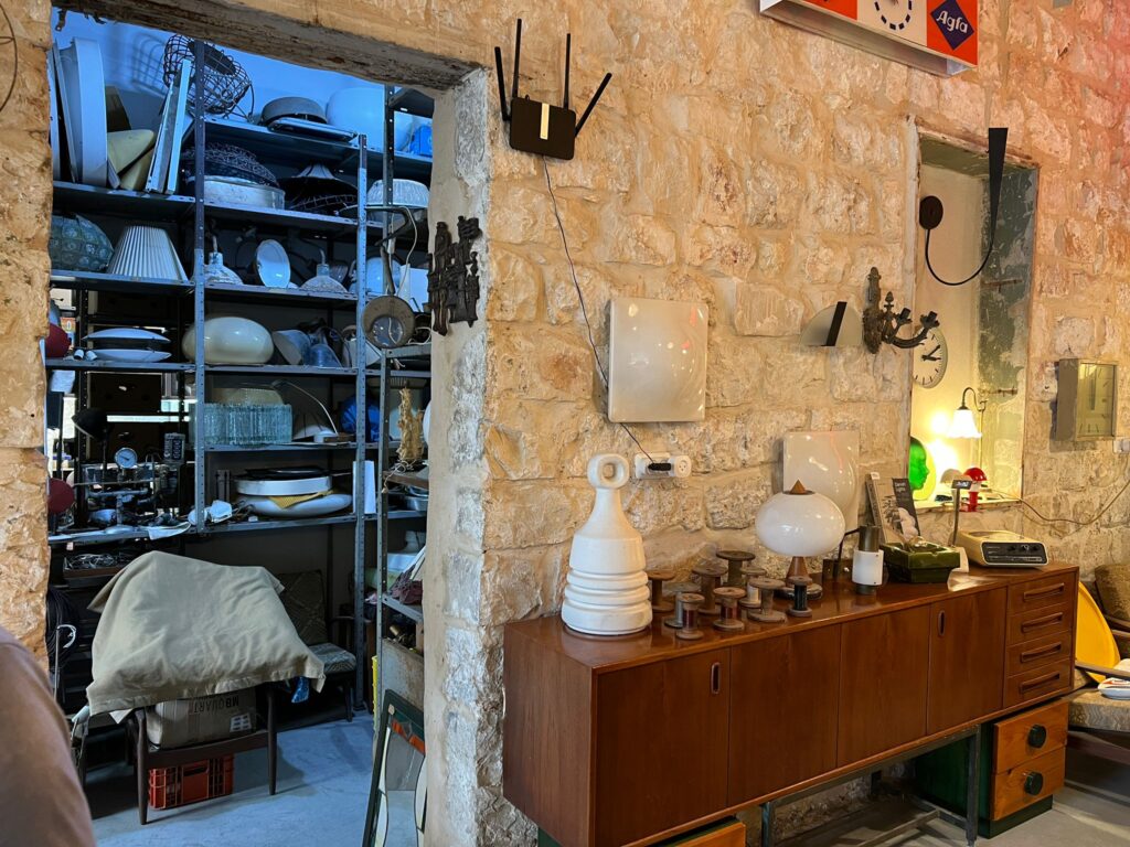 מבט לבית המלאכה, סטודיו עמיאל ארט | צילום: חגית הורנשטיין