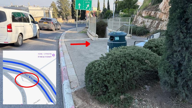 הכניסה למעבר התת קרקעי נעשית דרך הערוגה. המעבר מצוין על המפה | צילום: חגית הורנשטיין