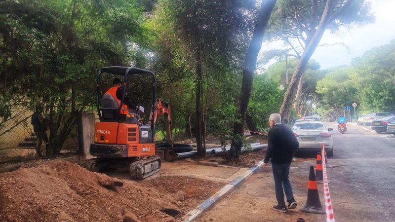 עובדים בשד' הצבי | צילום: לפי סעיף 27א' לחוק זכויות יוצרים