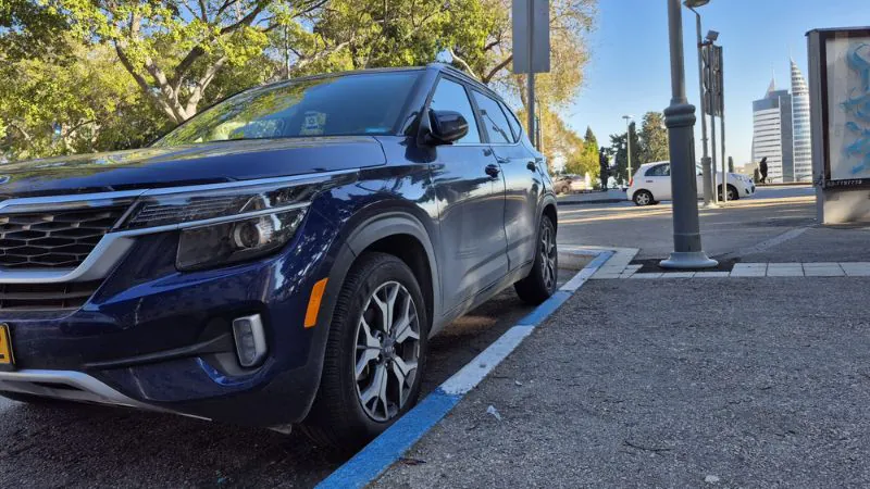 חנייה בכחול לבן | צילום: דוברות עיריית חיפה