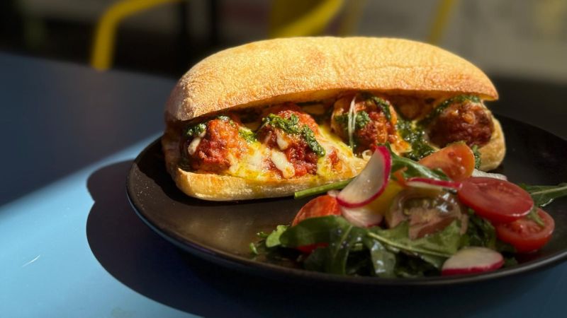 כריך הקציצות של ג'ואי מ