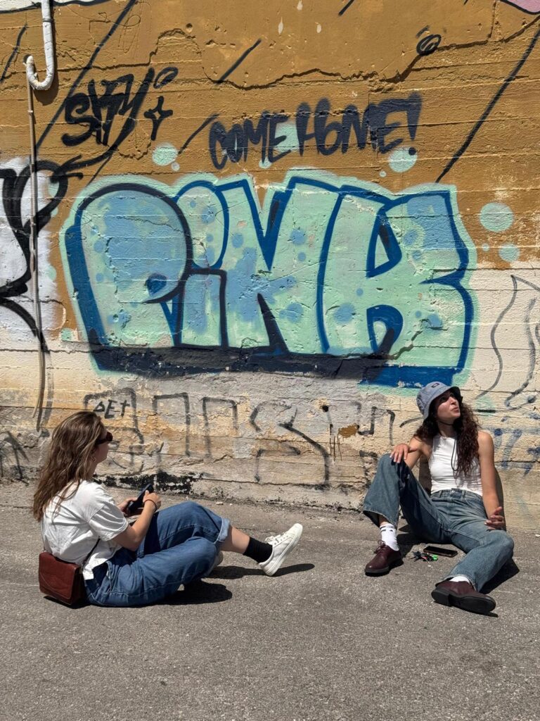 עדי סומך בצילומי הקליפ לשיר "ענבר" | צילום: Jaymes Israel