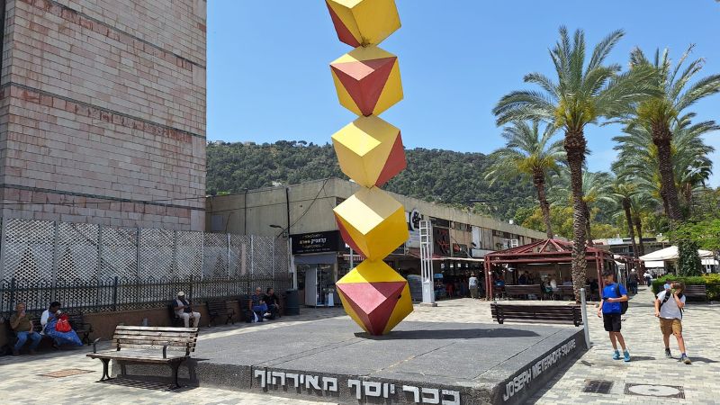 חמישה של האמן בוקי שוורץ | צילום: עומר מוזר