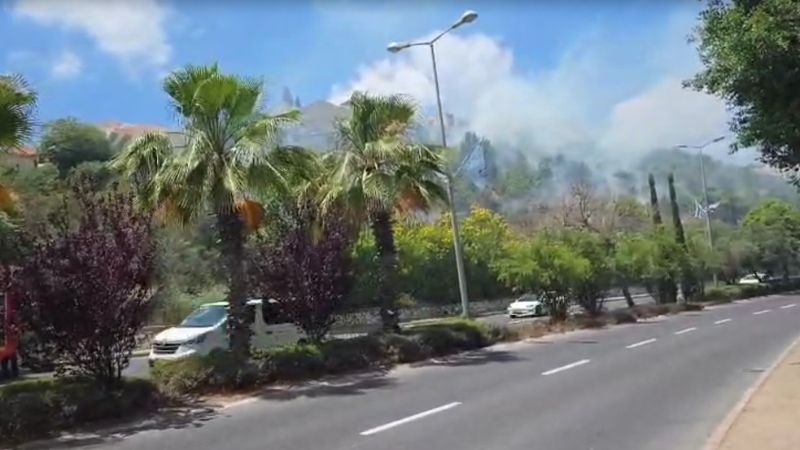 שריפה גדולה פרצה בשטח פתוח ברמות ספיר, שמונה מטוסי כיבוי הוזנקו