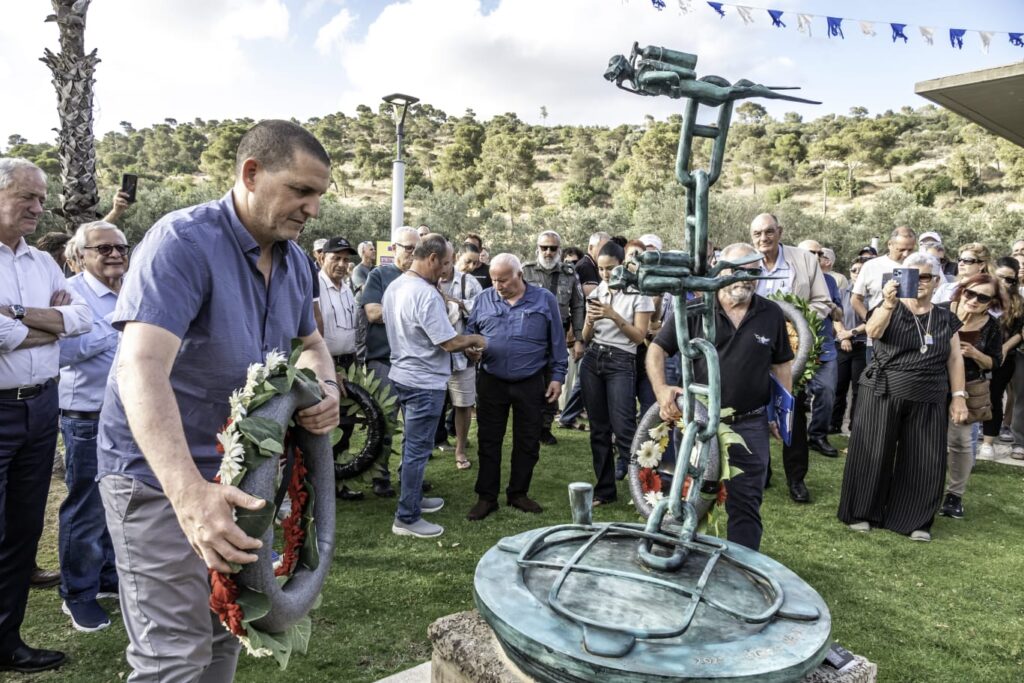 חנוכת הפסל לזכר הלוחמים שנפגעו בצלילה בקישון | צילום: המועצה האזורית חוף הכרמל