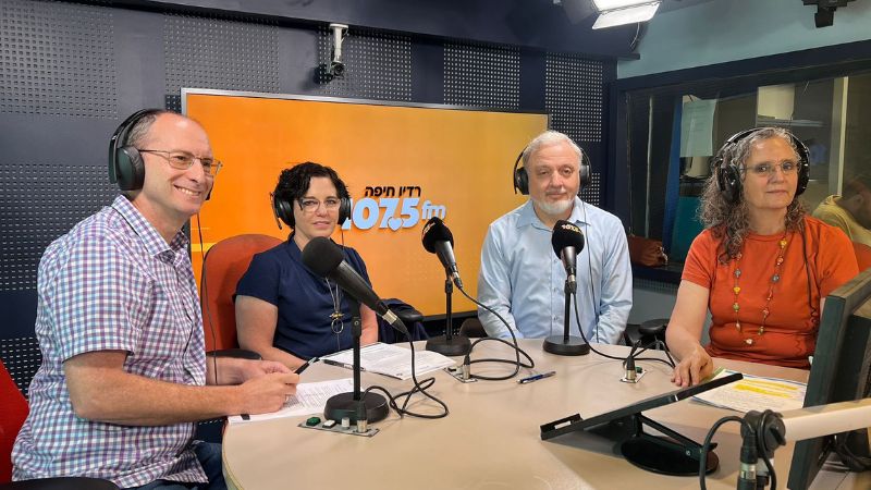 המומחים | ד