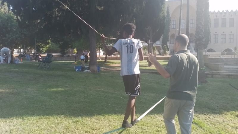 מתנדב אל
