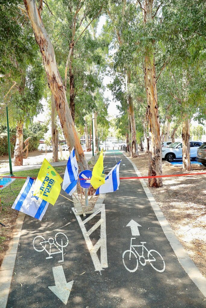 שביל האופניים הראשון בקרית מוצקין | צילום: ארתור רוזנגורת
