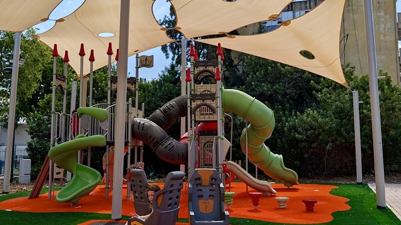 קרית אתא: הושלמה הקמת גני שעשועים חדשים בעיר 