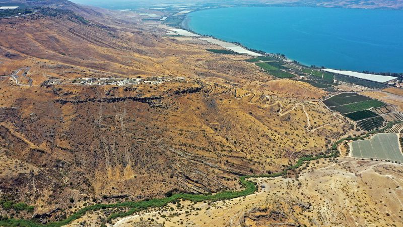 הריסות העיר סוסיתא הצופה על הכנרת | צילום: ד