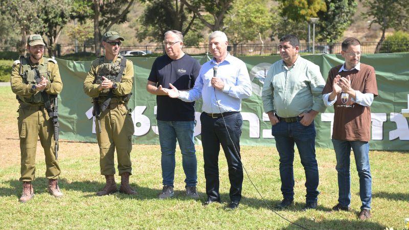 ציקי אבישר, מוניב סאבא, יעקב פרץ, אלי דוקורסקי | דוברות עיריית קרית אתא