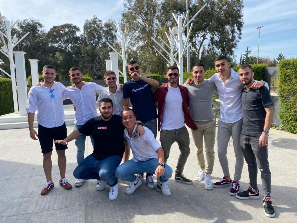 בני וייס (עומד שני משמאל) וחבריו | צילום: אלבום פרטי
