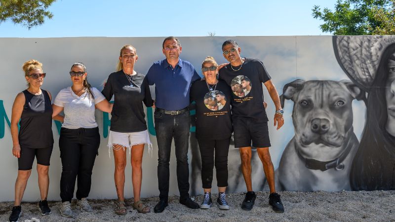 משפחות הנרצחים באירוע יום האימוץ לכלבים | צילום: עופר אשכנזי