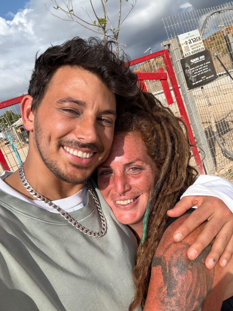 ענבל קסם מחוות השאנטי יחד עם לירן דנינו | צילום: אלבום פרטי