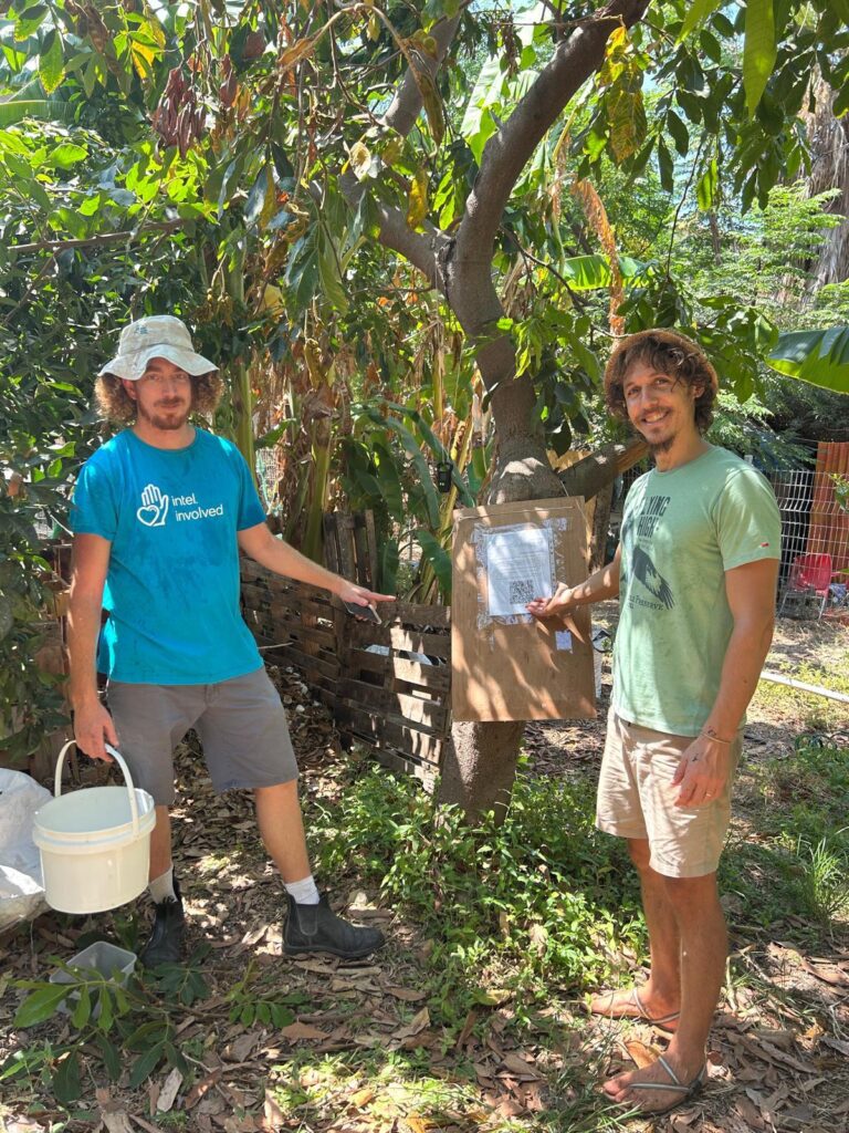 דור אופנהיים ורגב זייד המובילים את הגינה הקהילתית בבת גלים | צילום: אלבום פרטי