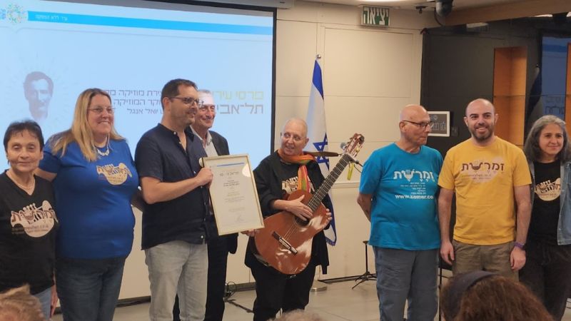 מימין: גלי נחמן, אביתר כהן, פרופ' שי בורשטין, נגה אשד, רון חולדאי, יאיר אבן זוהר, אביבית אפלבאום, ד