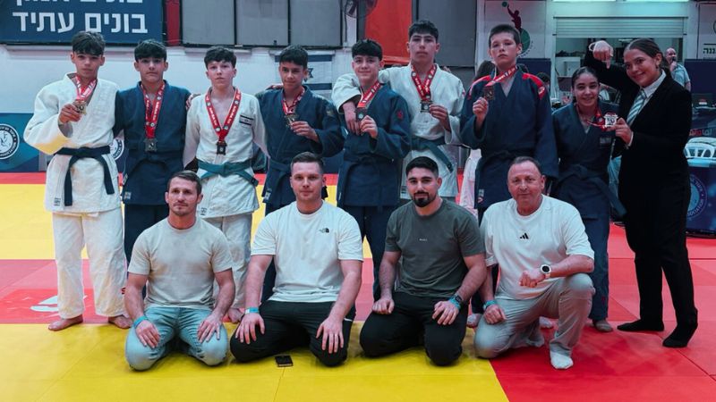 מועדון יוניפייט חיפה. הזוכים במדליות באליפות ישראל 2025 וצוות המאמנים | צילום: אלינה וקסלר