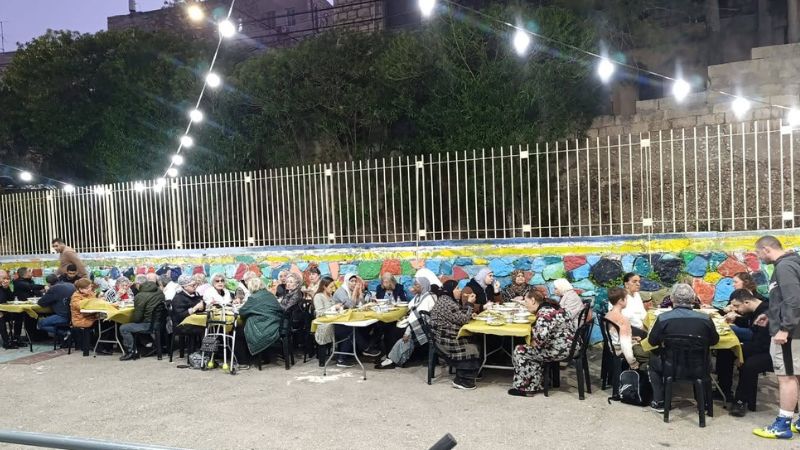 מפגש רב תרבותי בארוחה המשותפת | צילום: נעה עובדיה