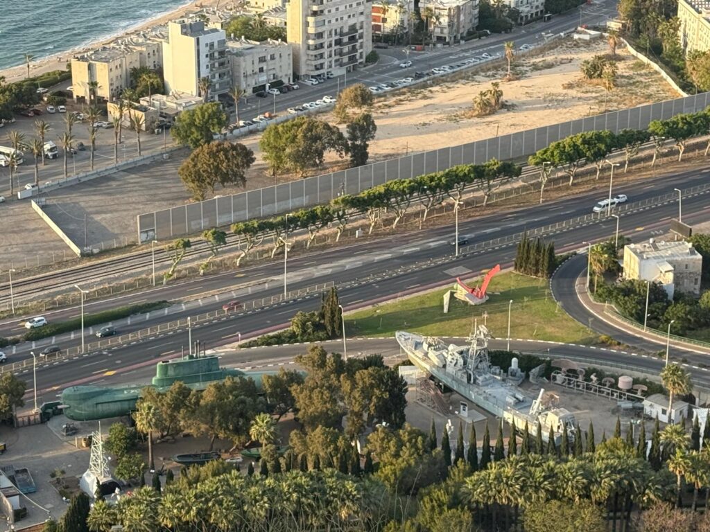 שד' ההגנה חוצה את קרית אליעזר ואת בת גלים | צילום: חגית הורנשטיין